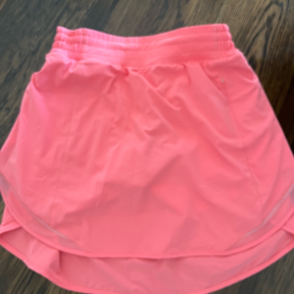 Lululemon women’s skort, size 6, coral